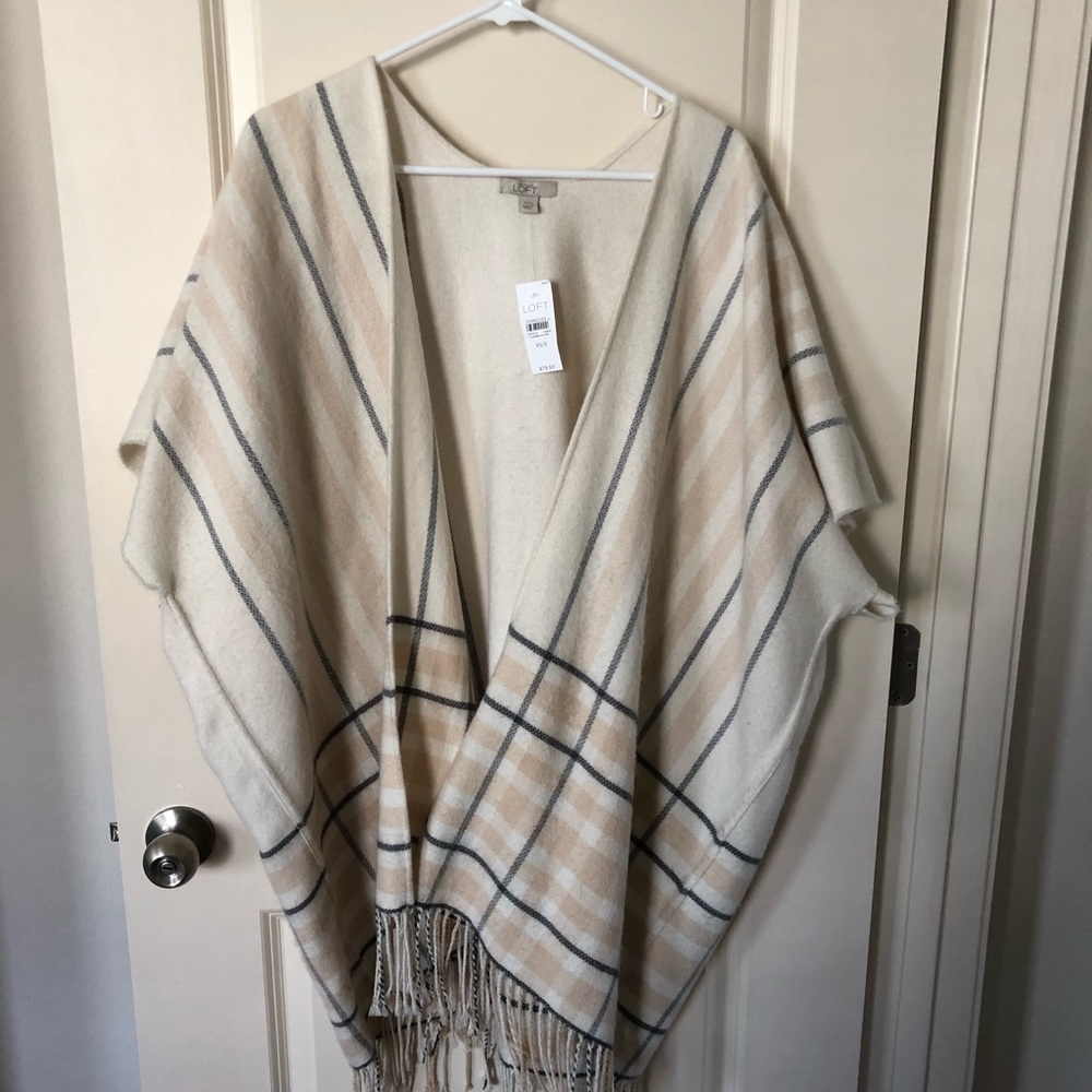 Cute Ann Taylor Loft - cardigan